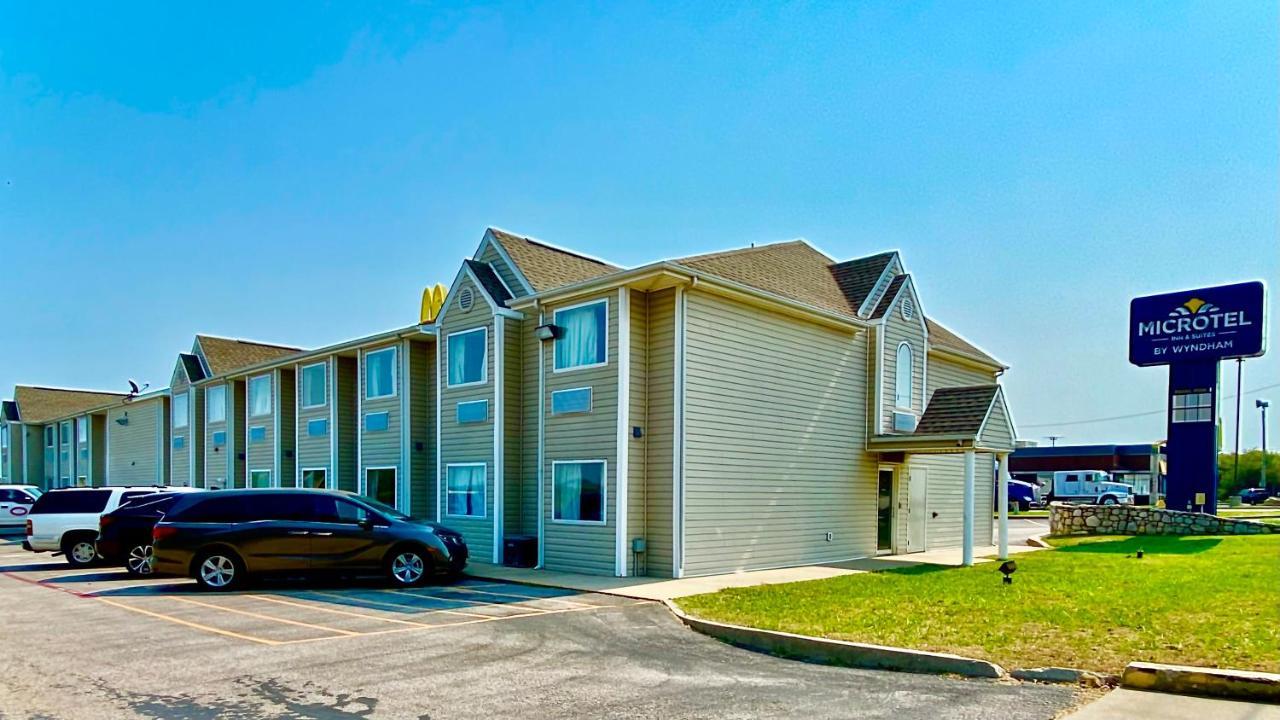 Microtel Inn & Suites By Wyndham Ardmore Ngoại thất bức ảnh