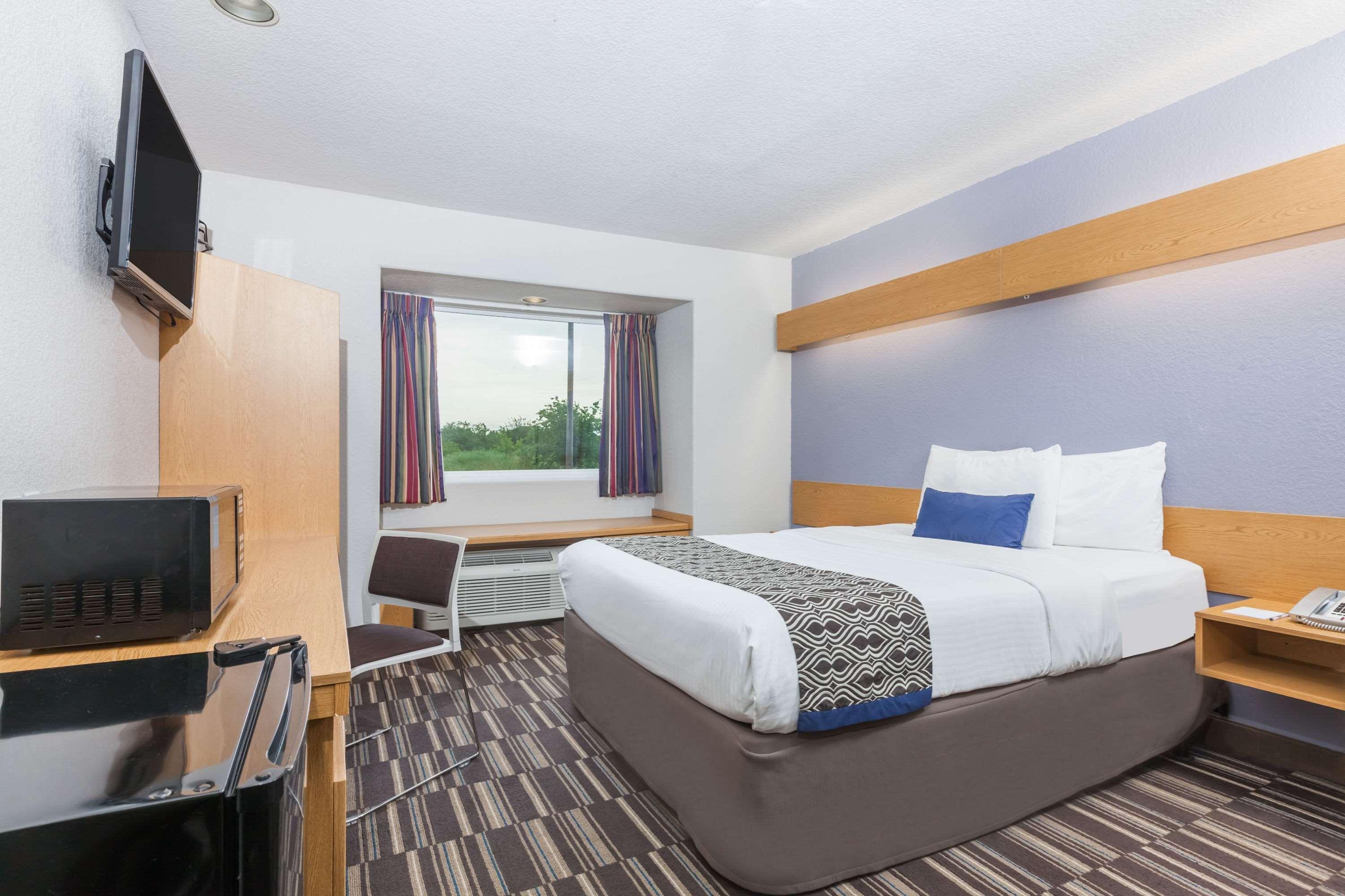 Microtel Inn & Suites By Wyndham Ardmore Ngoại thất bức ảnh