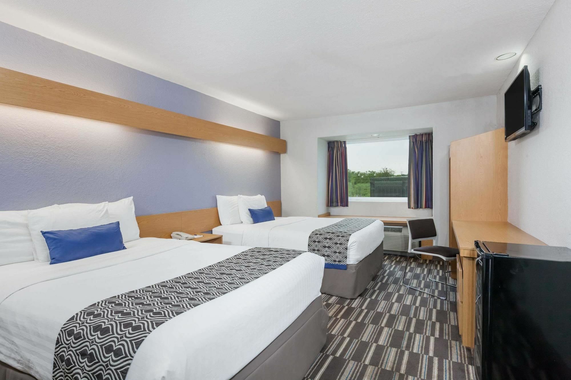 Microtel Inn & Suites By Wyndham Ardmore Ngoại thất bức ảnh